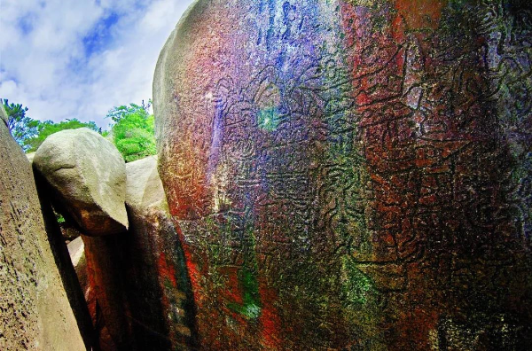 高欄島寶鏡灣新石器時代巖畫遺址（來源：《珠海市志》）.jpg