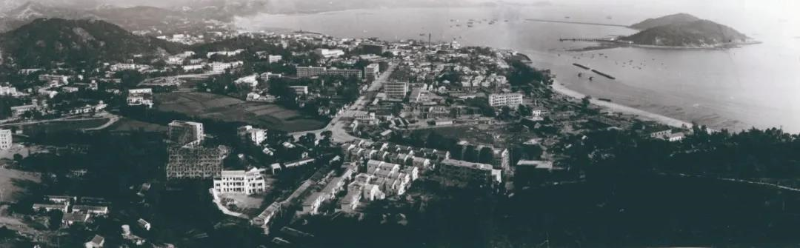 20世紀80年代初的珠海主城區(qū)香洲（來源：《珠海市志》 李志均  攝）.jpg