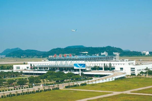 2008年11月4日第七屆航展上，占地57.18平方公里的珠海航空產(chǎn)業(yè)園正式開園。（來(lái)源：《珠海市志》）.jpg