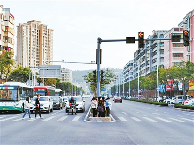 中興路交江灣三路路口，是18個升級改造的路口之一。.jpg