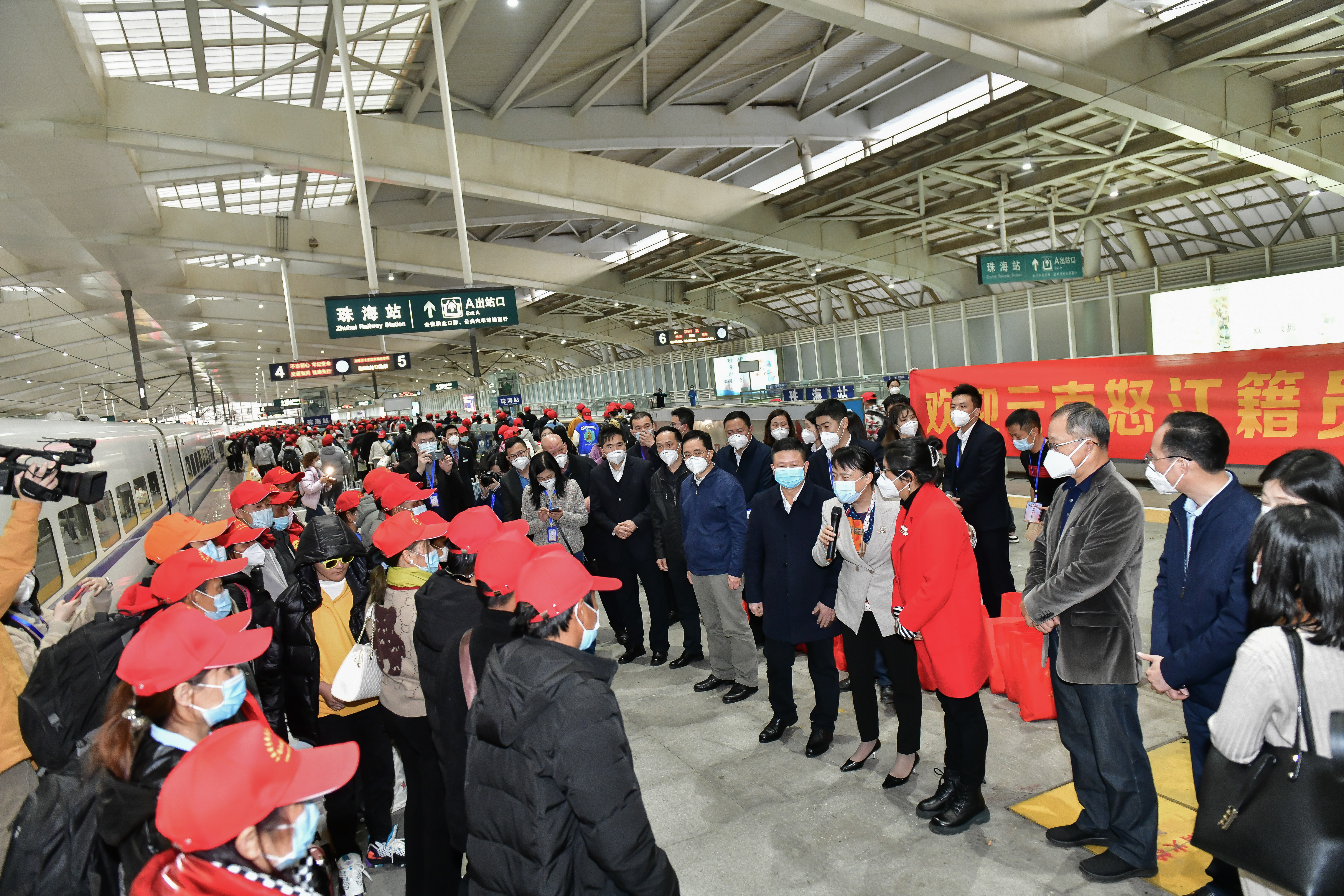 張晨市長發(fā)言3.JPG