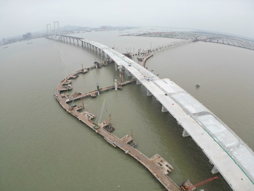 深中通道萬(wàn)頃沙互通樁基澆筑順利完成。.jpg