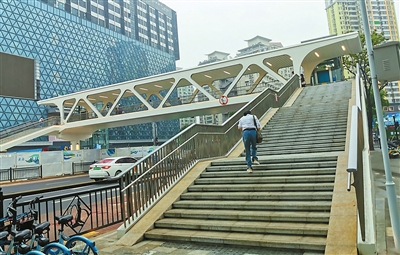 01tqb0815001_006_01_b.jpg