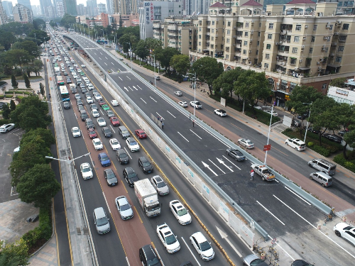 九洲大道跨白石路橋一帶現(xiàn)狀。.jpg