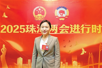 萬山區(qū)管委會主任李娟.jpg
